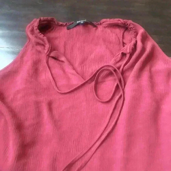 🌸3/$30🌸GUESS | Mauve bohemian cold shoulder top - Picture 6 of 10